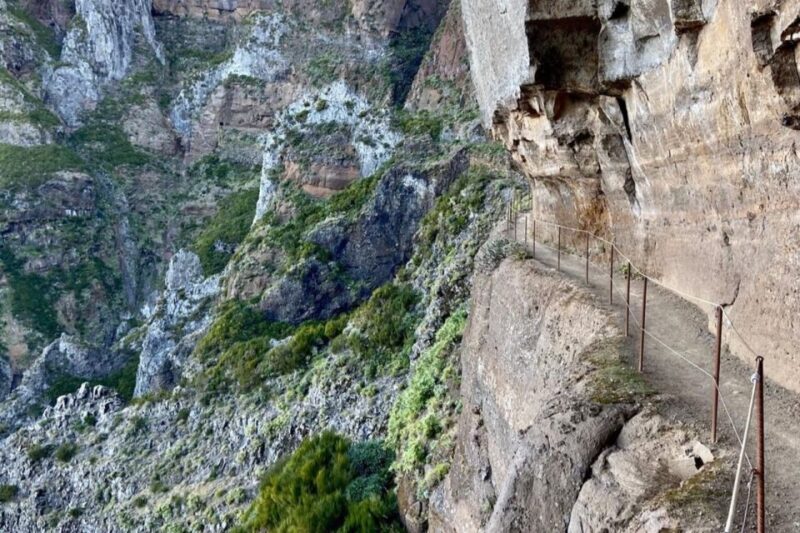 Funchal: Morning Transfer Pico Do Arieiro Pico Ruivo Hike - Transportation and Group Size