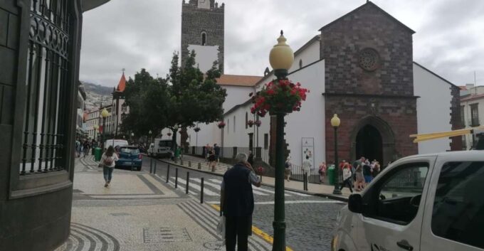 Funchal: Private Guided Tour of Historic Center by Tuk Tuk - Transportation and Accessibility