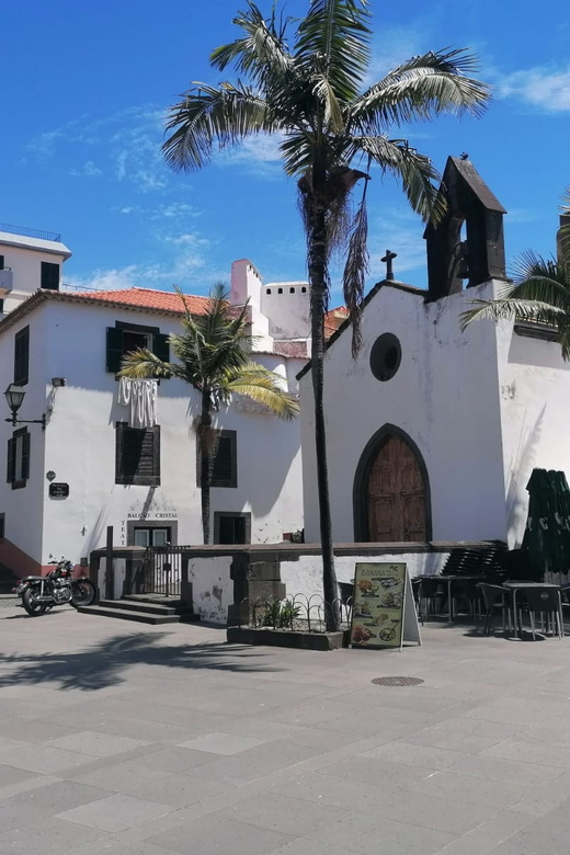 Funchal: Private Guided Tour on a Tuktuk - Key Points