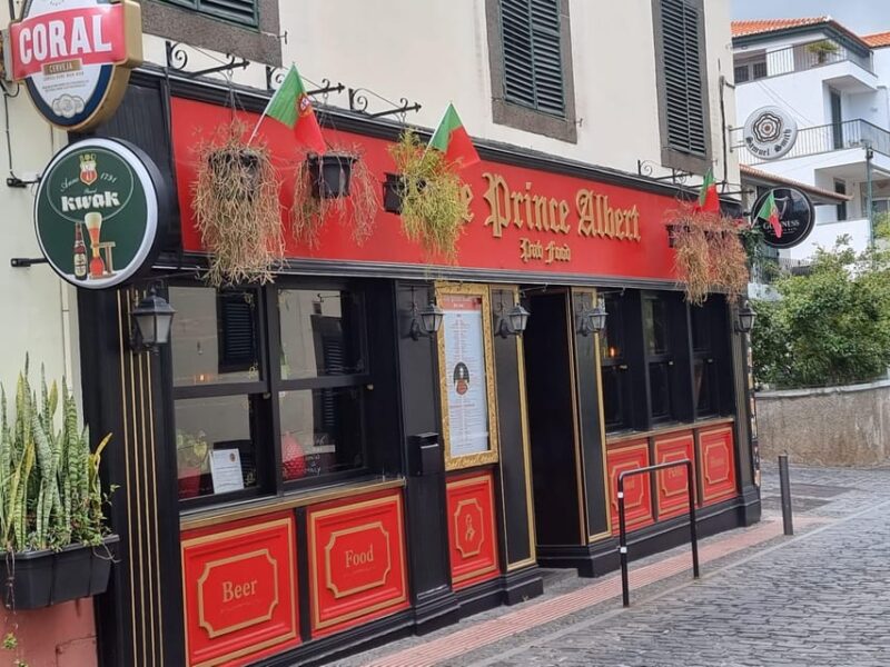 Funchal: Pub Crawl - Inclusions