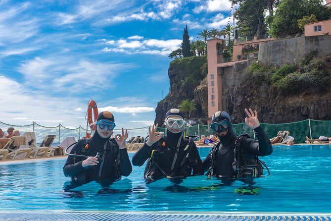 Funchal: Scuba Diving Experience for Beginners - Dive in the Sea
