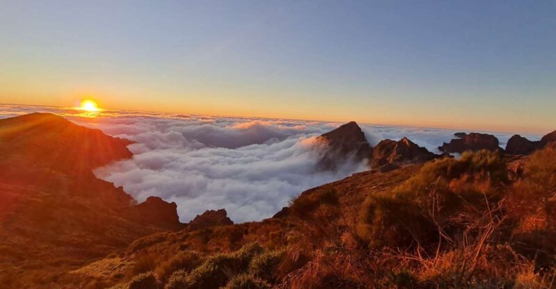 Funchal: Sunrise With Breakfast & East and West Madeira Tour - Itinerary Highlights