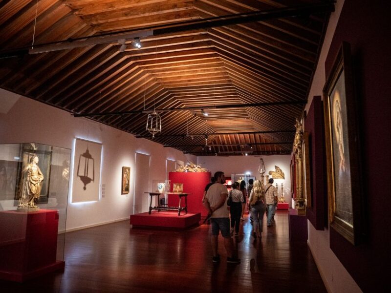 Funchal: Wine, Sweets, Convents, and History Tour - Cultural Immersion