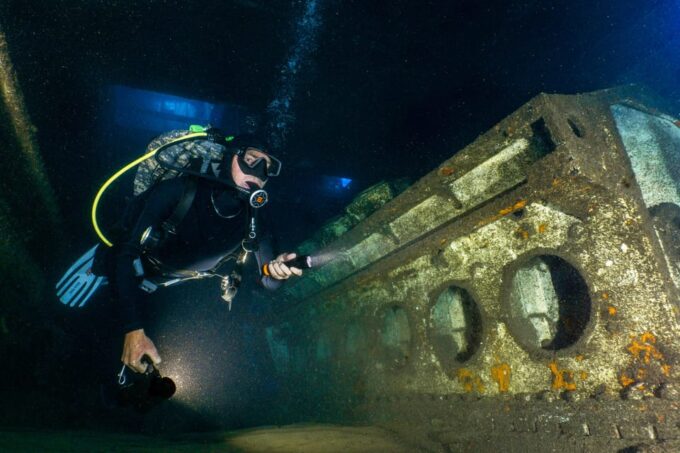 Funchal: Wreck Dive F488 Frigate - Certified Divers - Recap