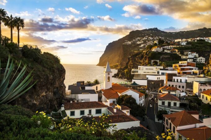 Funchal:Hop-On Hop-Off Bus & Whale & Dolphin Boat Excursion - Recommended Attire