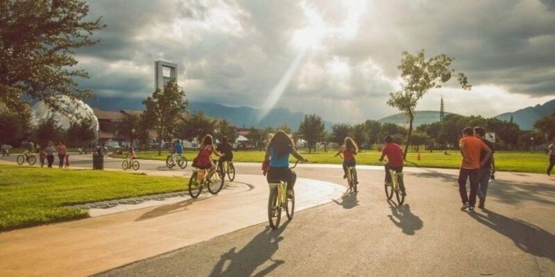 Fundidora Park: Bike Exploration Tour - Park Features