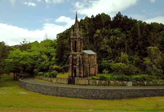 Furnas: Tea Plantations, Lake and Volcano Guided Tour - Tasting Furnas Cuisine