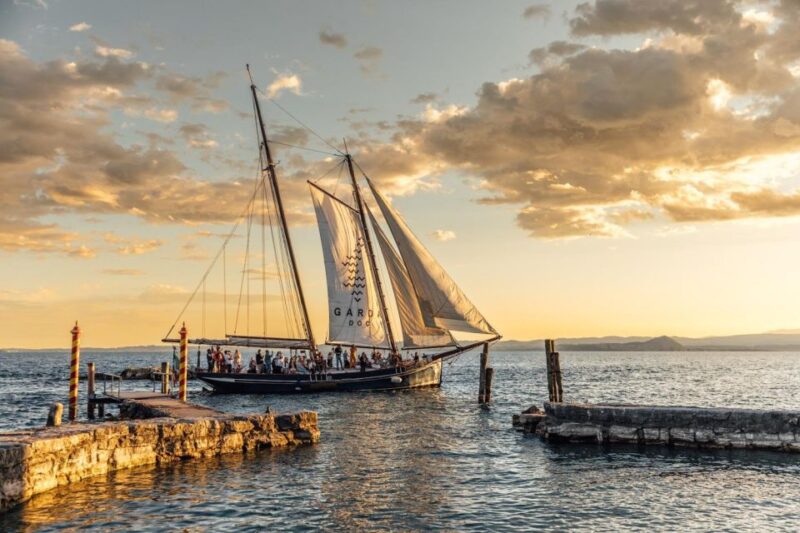 GALA DINNER CRUISE ON HISTORICAL SAILBOAT - Inclusions