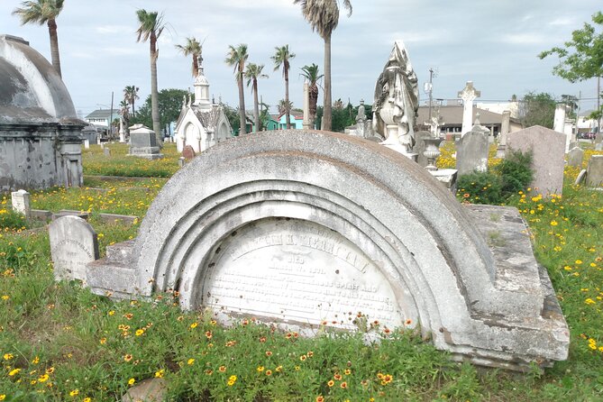 Galveston Cemetery Tour With Ghost Hunting Equipment - Guided Tour Experience