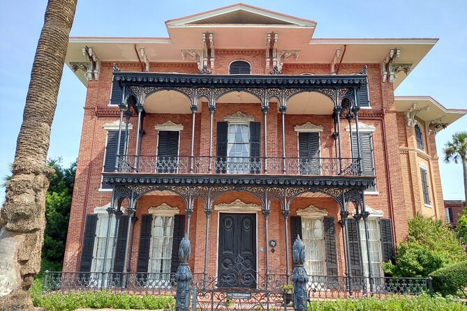 Galveston Mansions and Murder Walking Tour - Medical Considerations