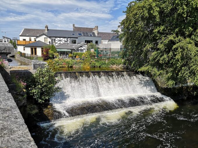 Galway: Evening Guided Walking Tour - Meeting Point and Duration