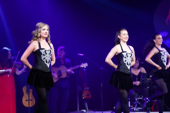Galway: Trad on the Prom Ticket With Irish Music and Dancing - Audience Experience and Engagement