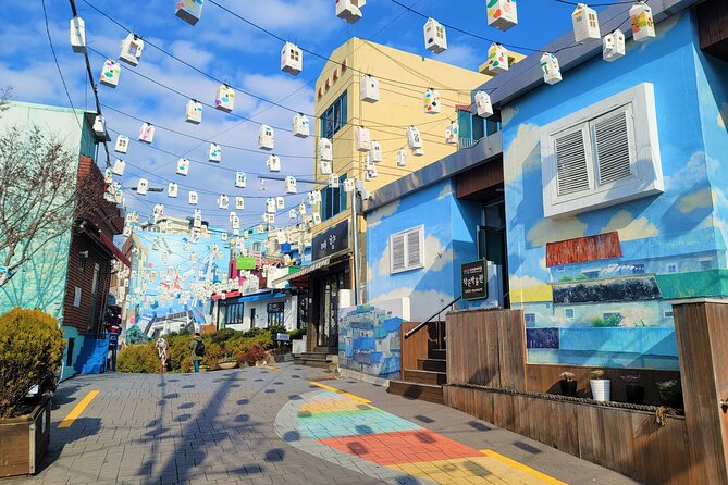 Gamcheon Culture Village, Jagalchi Fish Market Walking/Car Tour - Exploring Gamcheon Culture Village