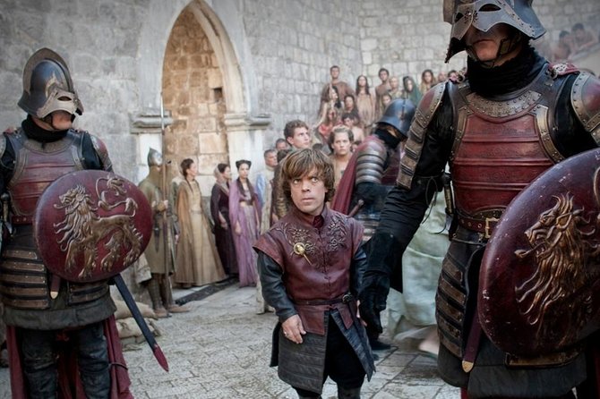 Game of Thrones Extended Tour With Swords and Props - Professional Guide Involvement