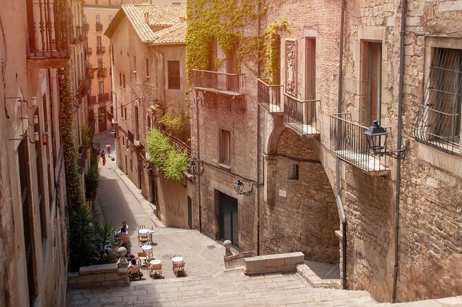 Game of Thrones: Medieval Girona Private Tour With Hotel Pick-Up - Small-Group Personalized Experience