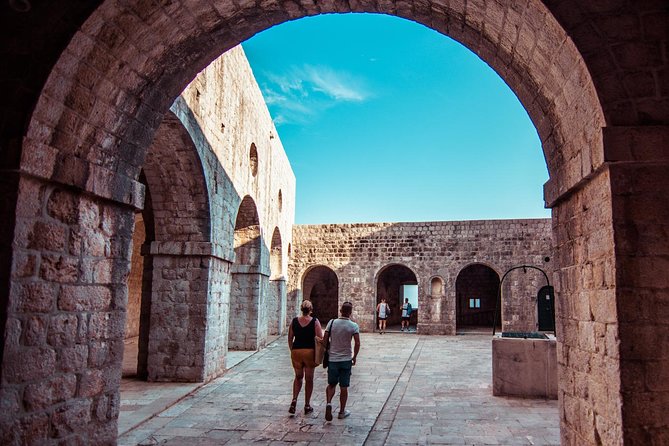 Game of Thrones Walking Tour - Photo Opportunity With Iron Throne