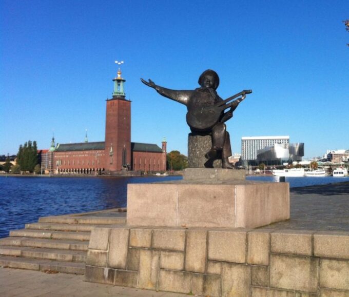 Gamla Stan: A Self-Guided Audio Tour of Stockholm's Old City - Uncovering Swedens Monarchical Heritage