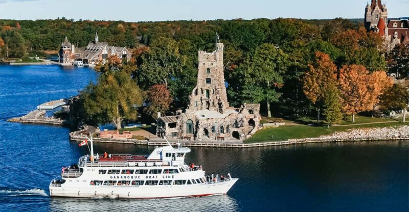 Gananoque: 1000 Islands Cruise With Boldt Castle Admission - Onboard Experience
