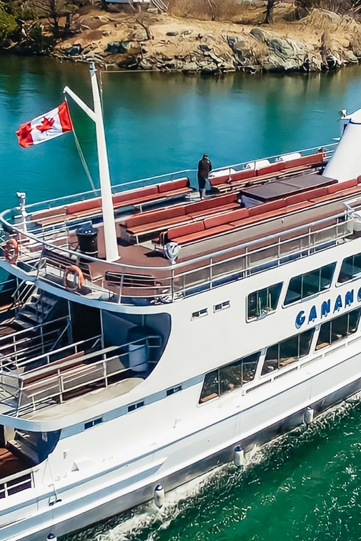 Gananoque/Ivy Lea: 1000 Islands Highlights Scenic Cruise - Cruise Experience