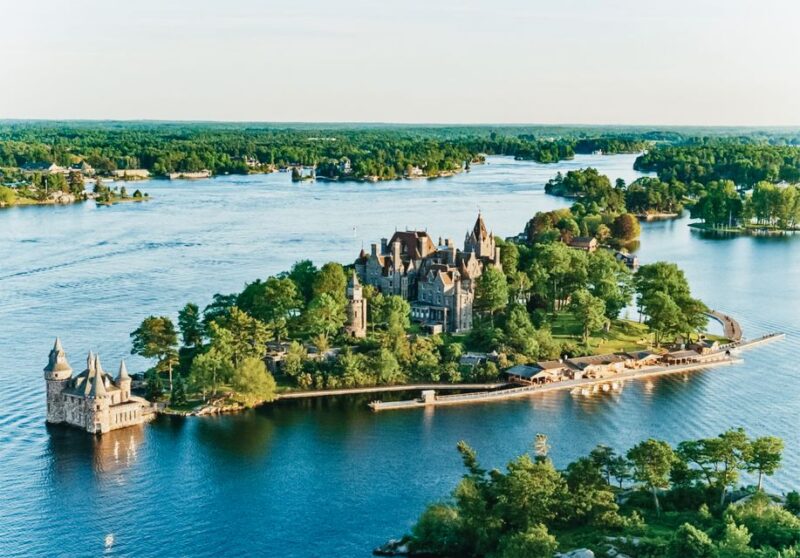 Gananoque/Ivy Lea: 1000 Islands Highlights Scenic Cruise - Amenities and Services