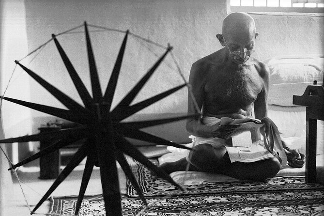 Gandhis Journey in New Delhi With Lunch - Health and Safety Considerations