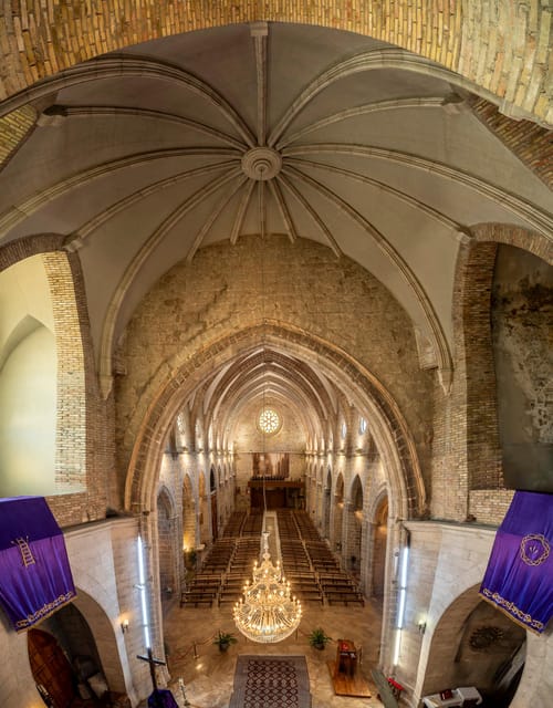 Gandía: Entrance to the Insigne Collegiate Church of Gandía - Chapel Exploration