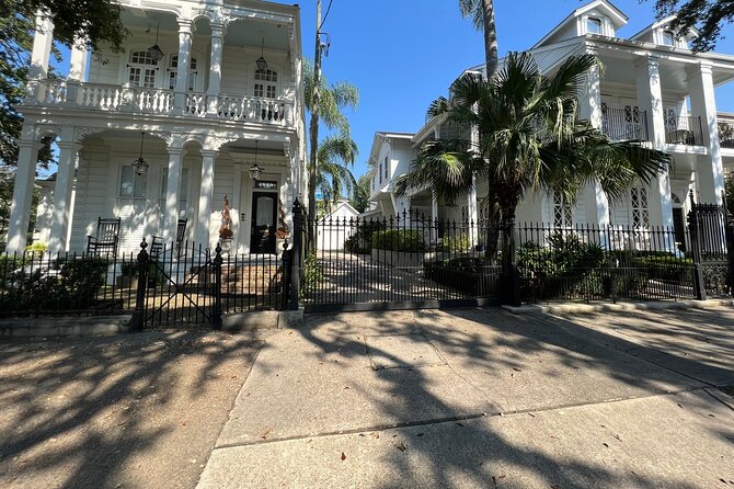 Garden District Architecture Walking Tour in New Orleans - Inclusions and Cancellation Policy