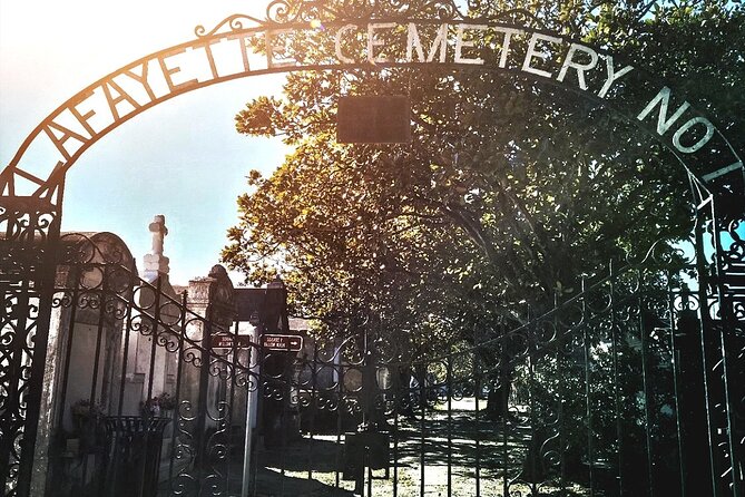Garden District Celebrities Cemeteries Mansions and Mysteries Walking Tour - Highlights of the Garden District