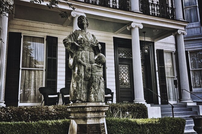 Garden District Celebrities Cemeteries Mansions and Mysteries Walking Tour - Booking and Cancellation Policy