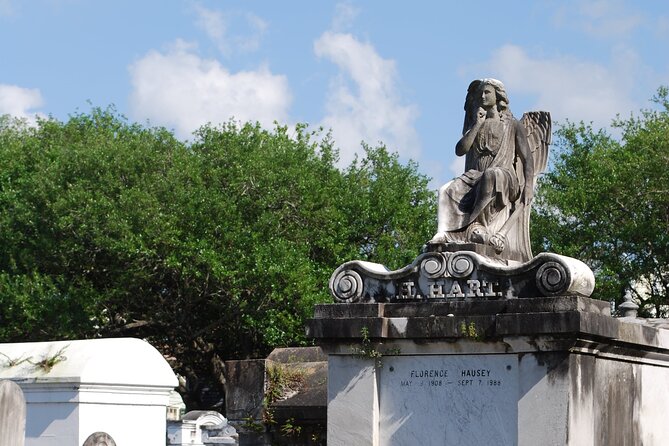 Garden District Tour Extra Small Group of 9 or Less - Stellar Reviews