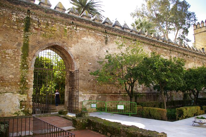 Gardens & Fortress of Catholic Kings Tickets & Tour in English - Guided Tour Itinerary and Details