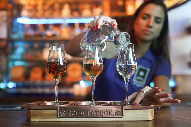 Gaslamp Quarter Food and Drink Tour: Brothels, Bites & Booze - Tour Duration and Group Size