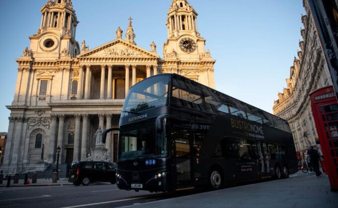 Gastronomic 6-Course Fine-Dining Dinner on Luxury London Bus - Noteworthy Considerations
