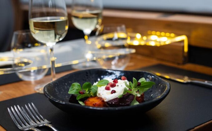 Gastronomic 6-Course Fine-Dining Dinner on Luxury London Bus - Frequently Asked Questions