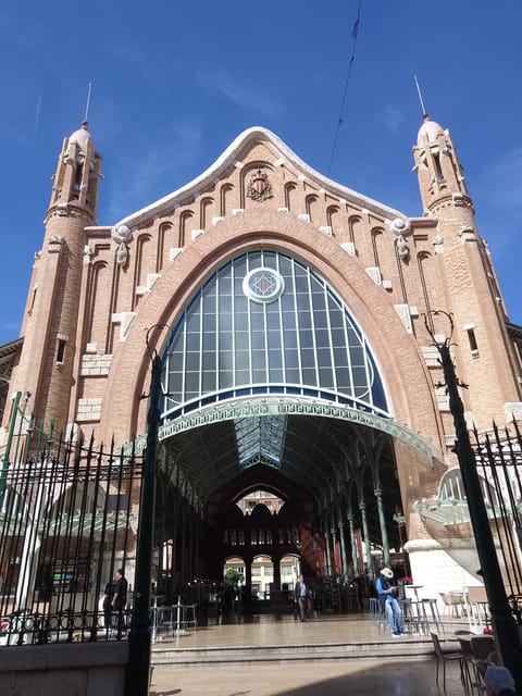 Gastronomic Bike Tour. Arts and Sciences Museum & Ruzafa - Architectural Exploration