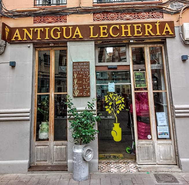 Gastronomic Bike Tour. Arts and Sciences Museum & Ruzafa - Food Tasting Experiences