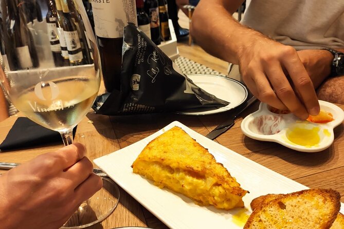 Gastronomic Bike Tour Through Las Palmas at Night - Gastronomic Delights