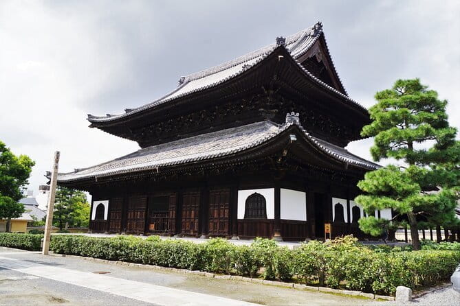 Gateway to Kyoto Walking Tour for First Time Visitors - Practical Tips for a Seamless Walking Tour