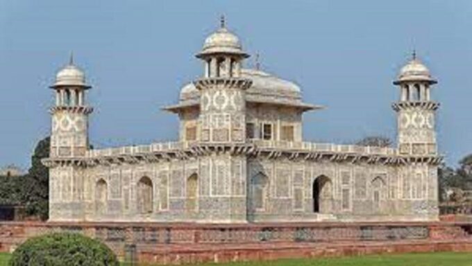 Gatimaan Train Tour: Delhi Agra Delhi With Train Tickets - Frequently Asked Questions