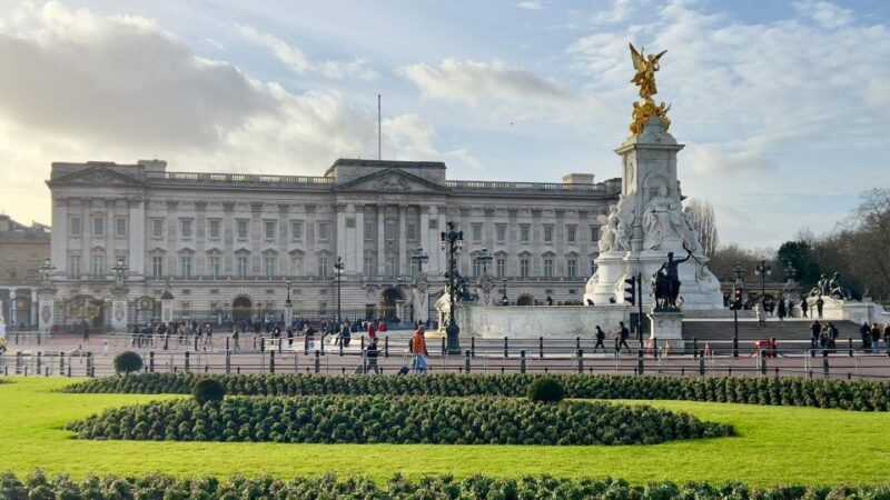 Gatwick Airport to Heathrow Airport - Private Transfer - Driver Qualifications