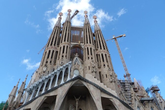 Gaudi and La Sagrada Familia Exterior Self-Guided Audio Tour - Meeting Point and Directions