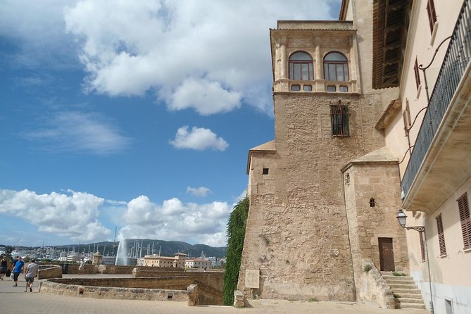 Gaudí and Modernist Art: Guided Tour in Palma De Mallorca - Exploration and Photography at Cathedral