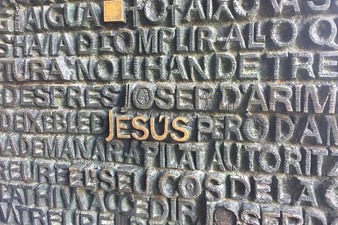 Gaudí Essential : Sagrada Familia Guided Tour - Booking and Cancellation Policy