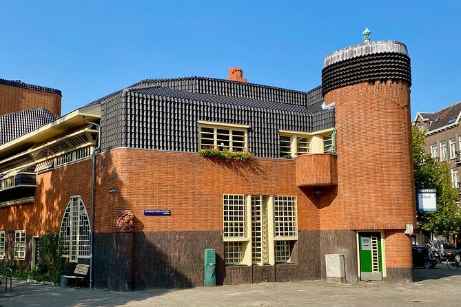Gaudi Parallels in Amsterdam - Parallels in Organic Architecture
