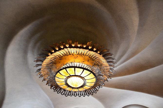 Gaudis Casa Batlló and La Pedrera With Chocolate Tasting - Architectural Highlights