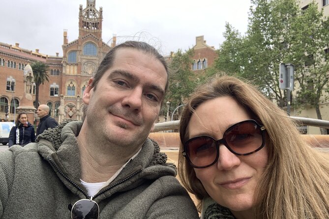 Gaudis Masterpieces in Barcelona: Quest Experience - Tailored Tour Flexibility