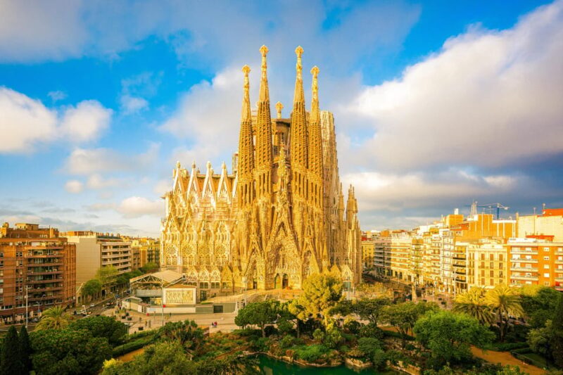 Gaudis Sagrada Familia Priority Access Guided Tour - Guided Experience