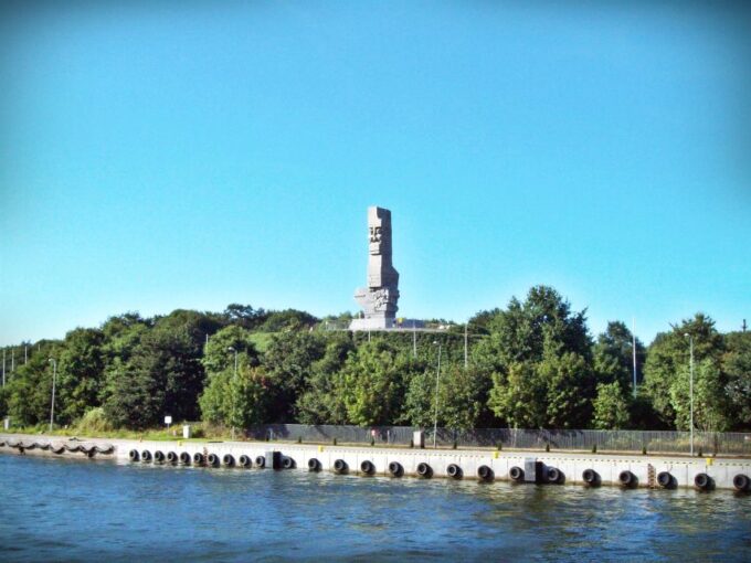 Gdansk: Fighting for Freedom Private Tour - Suitable for Adult Travelers