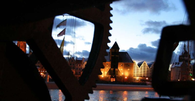 Gdańsk: First Discovery Walk and Reading Walking Tour - Important Information