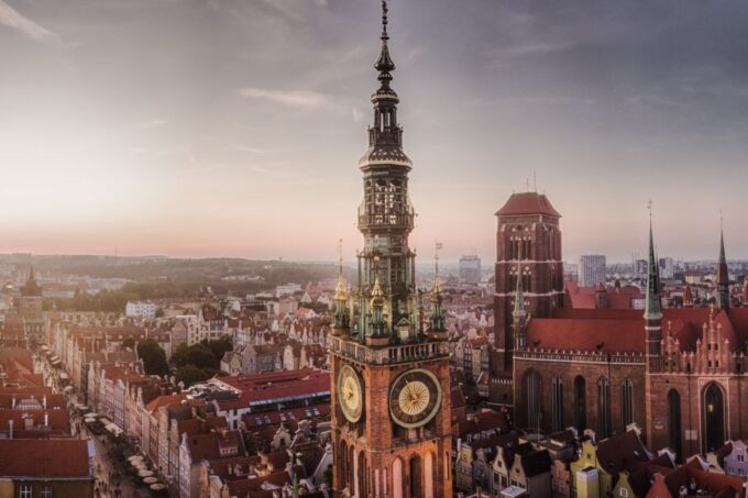 Gdańsk: First Discovery Walk and Reading Walking Tour - Accessibility and Suitability